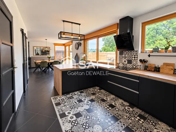 Maison semi plain pied, 4 ch, garage et atelier