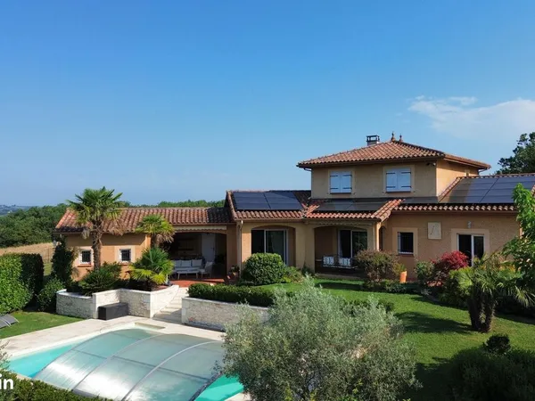 Maison contemporaine avec vue Pyrénées