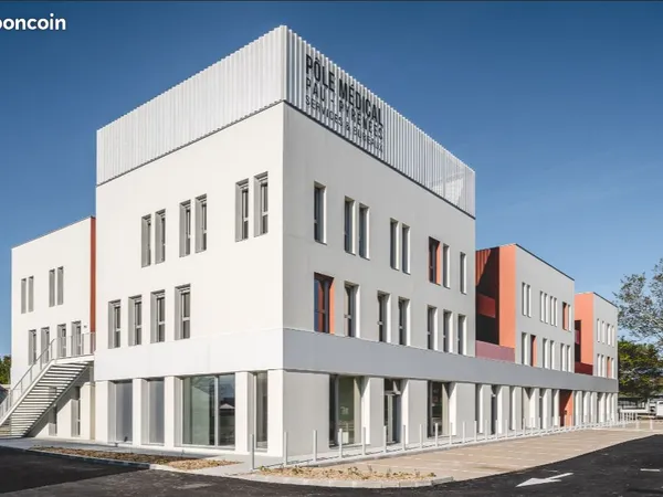 Location bureau idéal cabinet médical/ paramédical pole de santé Pau Pyrénées