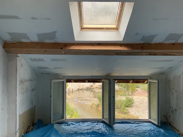 Appartement/maison atypique 100m2 +terrasse à rénover