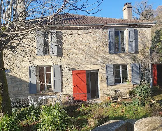 Vends maison bourgeoise en pierres - 250m²