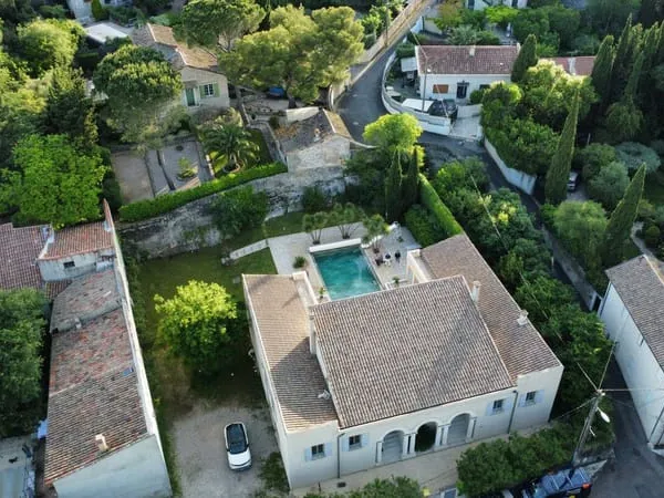 Maison 8 pièces 404 m²
