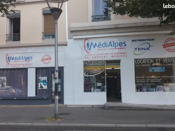 Local commercial 107 m²