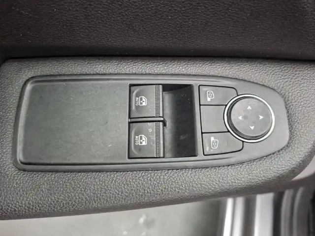 Renault Clio blue dci 100 ch gsr2 — photo 31
