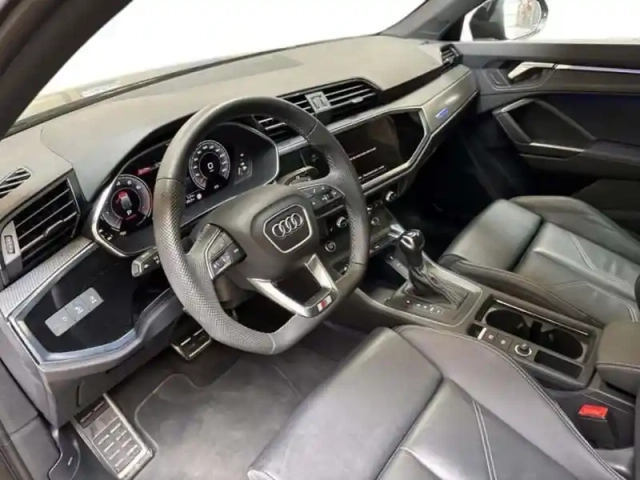Audi Q3 35 tfsi 150 ch s tronic 7 s line plus — photo 9