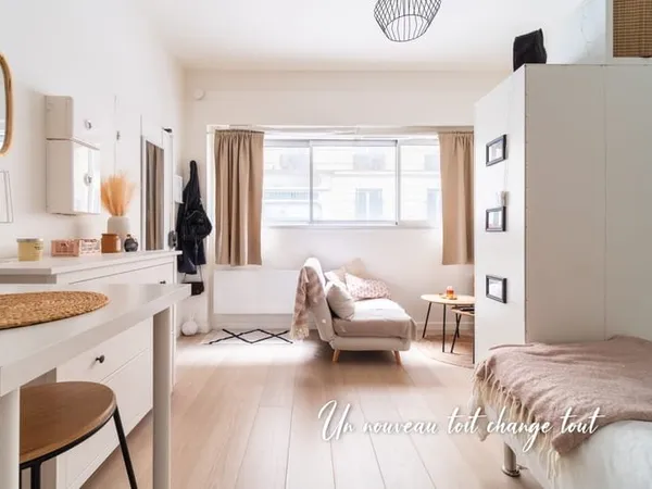 Paris 18e Rue Ganneron | Studio avec cachet & fonctionnalité | PMR | cave