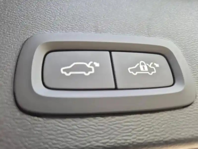 Volvo Xc40 t4 recharge 129 + 82ch inscription business dct 7 — photo 19