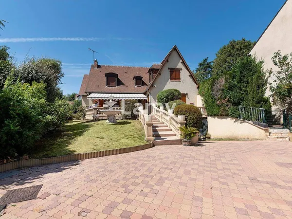 Maison 8 pièces 162 m²