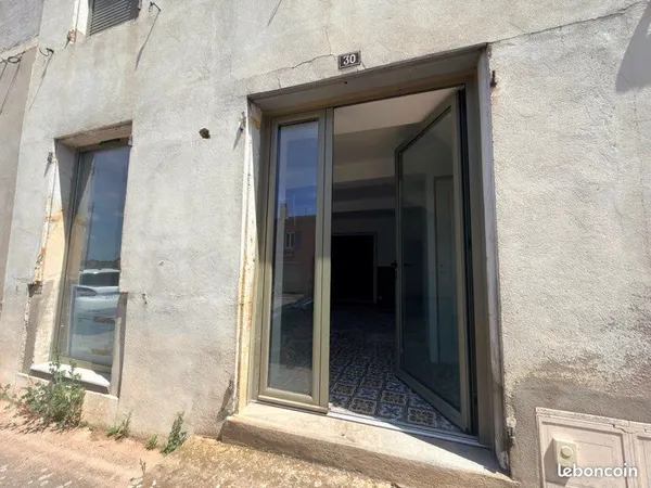 Local commercial avec hangar