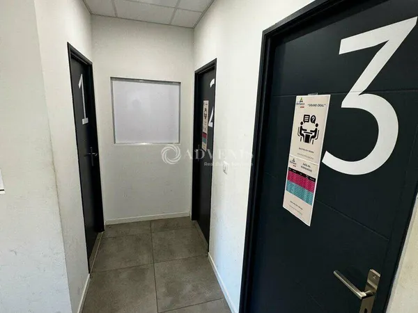Bureau 225 m²