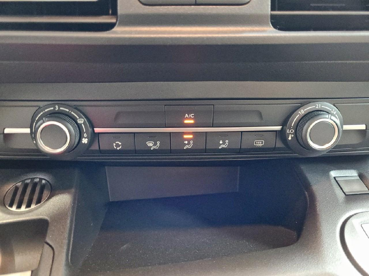 Citroën Berlingo e-berlingo taille xl 136 ch 54 kwh 7 places  plus — photo 28