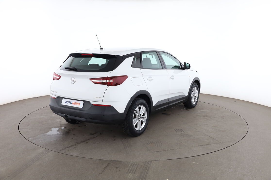 Opel Grandland X 1.2 Turbo Auto — photo 5