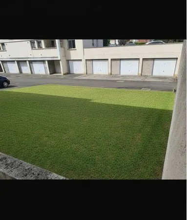 Location Garage / Box - 34 m² à 44 m² 7euros/m2