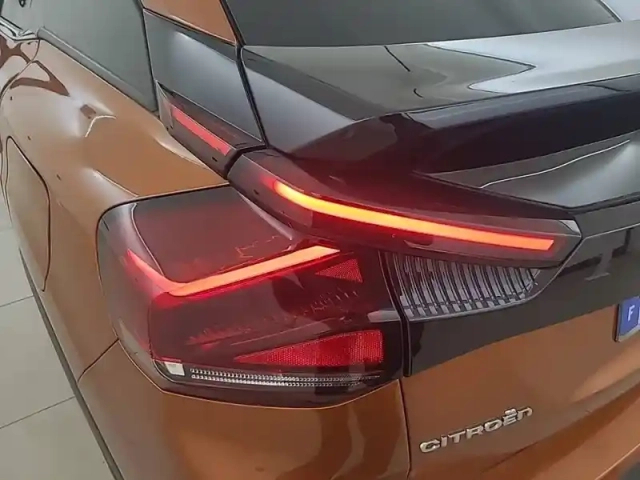 Citroën C4 e- 136 ch automatique — photo 49