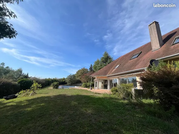 Maison d'architecte de 235 m² avec vue Pyrénées