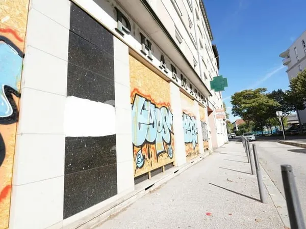 Local commercial 125 m²