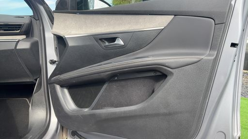 Peugeot 5008 1.5 BlueHDi 130 EAT8 - GT – 2023 – 78451 km – Diesel – Boîte Automatique — photo 22