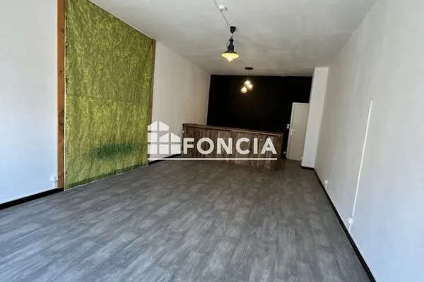Local 1 pièce 45 m²