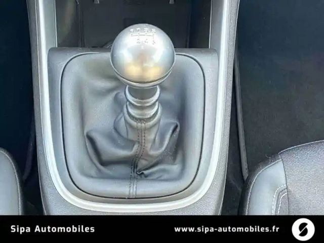 Jeep Avenger 1.2 turbo t3 100 ch — photo 18