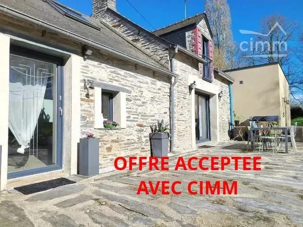 Maison de 114.90 m² habitable sur 1800 m² environ de terrain et un grand garage