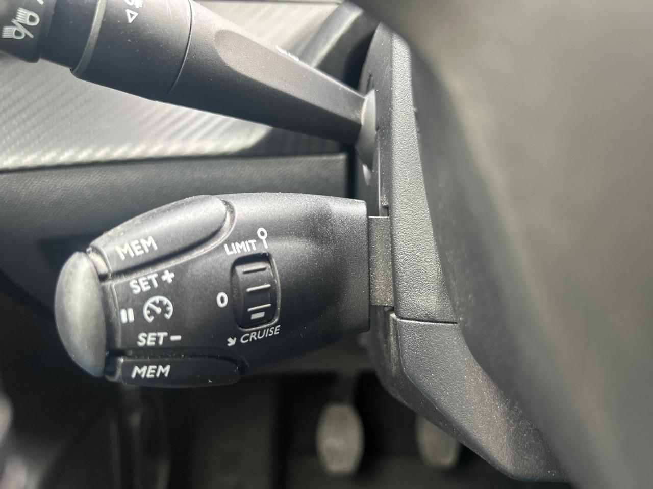 Peugeot 208 1.5 bluehdi 100 premium — photo 15
