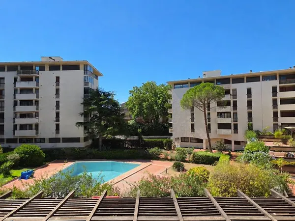 Vente studio dans résidence sécurisée avec piscine