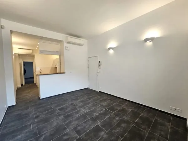Local 43 m²
