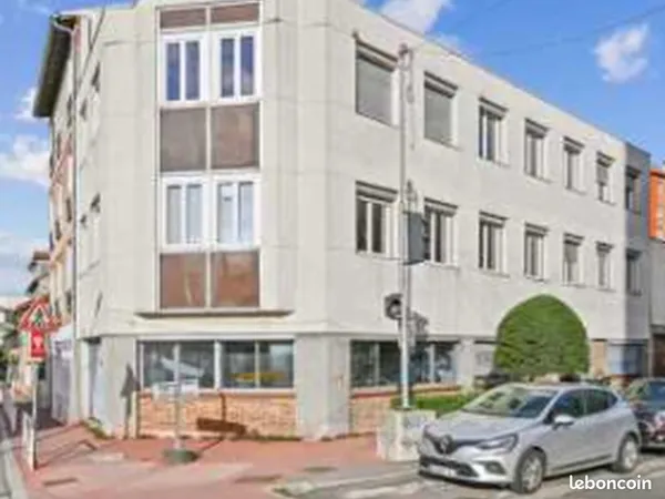 Bureau 280 m²