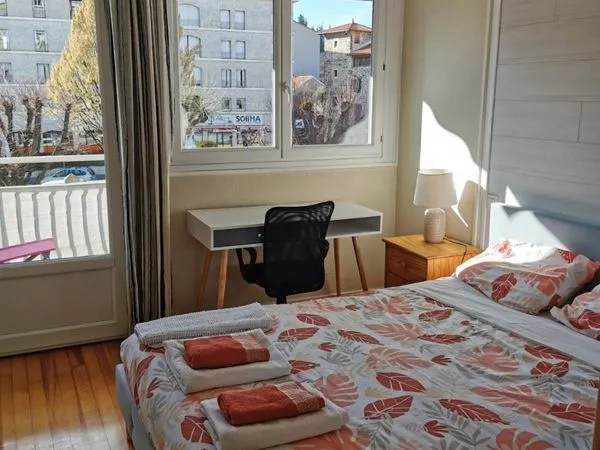 Chambre meublée