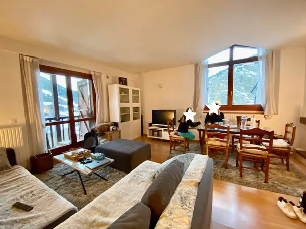 ANDORRE - Soldeu. Vends appartement 3 chambres , double exposition. Parking.