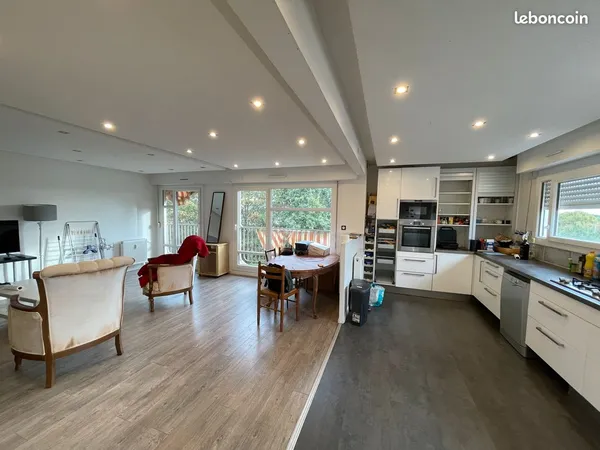 Appartement 90 m² - 3 chambres - Rennes - Proximité métro Triangle