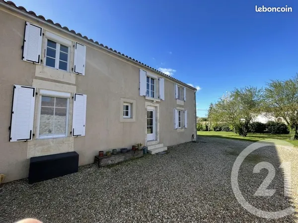 Maison de village 8 pièces 190 m²