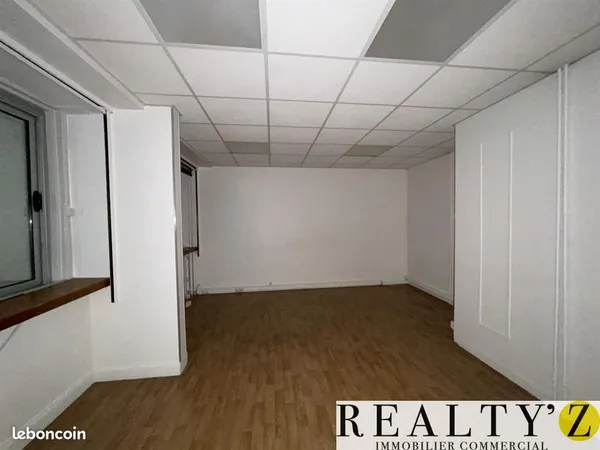 Local bureaux 165 m²