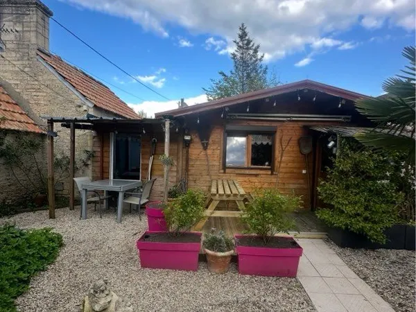 Loue petite maison meublée