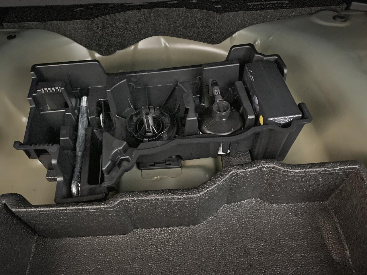 Peugeot 2008 hybrid 145 ch e-dcs6 allure — photo 12