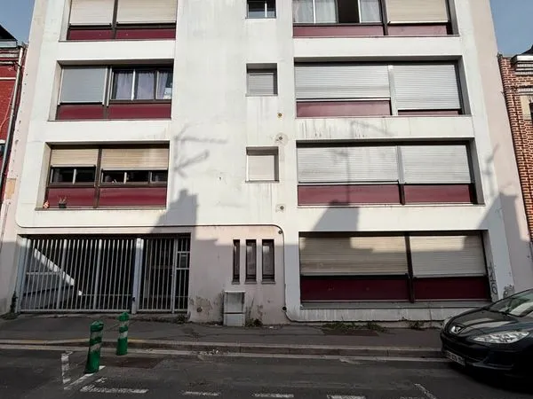 Apt type 2 avec acenseur et parking st acheul