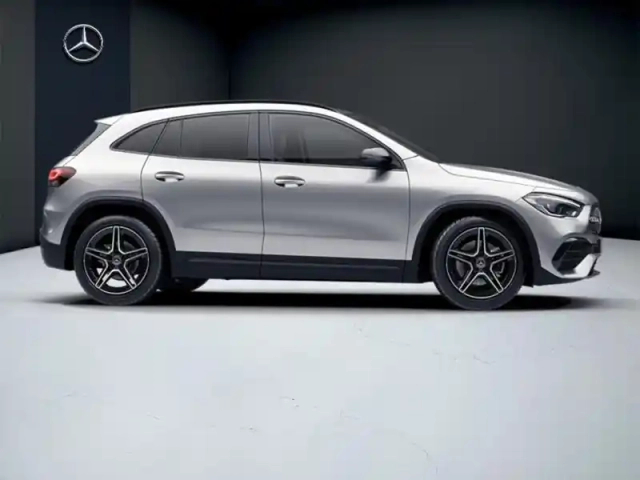 Mercedes Gla 200 d amg line — photo 18