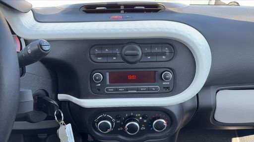 Renault Twingo 1.0 SCe 70 - Intens – 2015 – 41085 km – Essence – Boîte Manuelle — photo 20