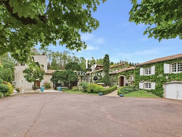 À VENDRE DEMEURE DE CHARME - 415 M² AU COEUR D'UN PARC ARBORÉ DE 2,6 HECTARES