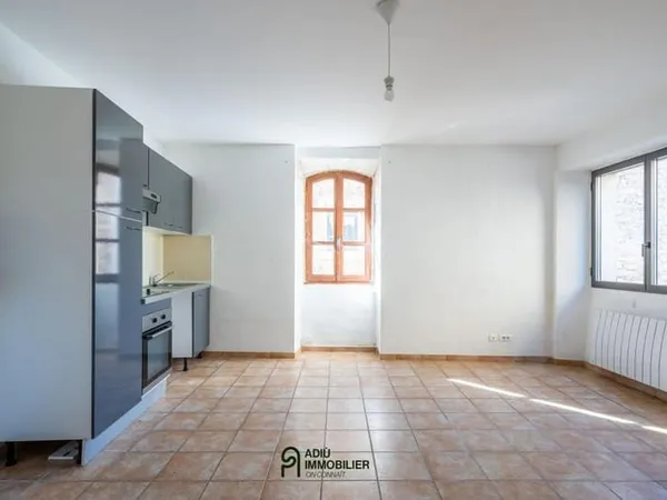 Studio lumineux de 27 m² dans un environnement calme, proche d'Uzès