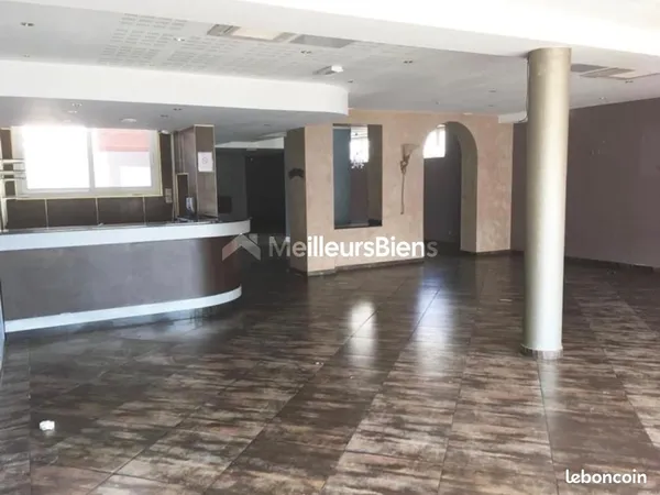 Local commercial 231 m²