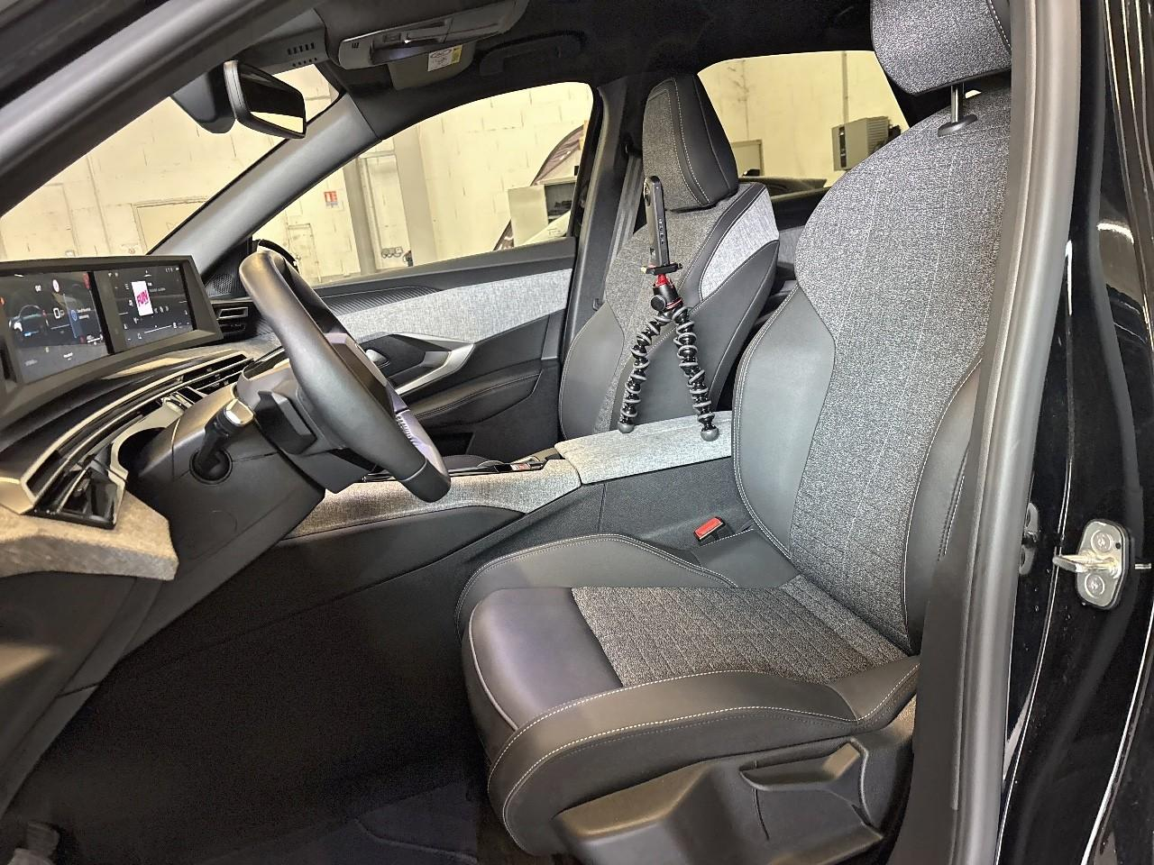 Peugeot 3008 hybrid 145 e-dcs6 allure — photo 11
