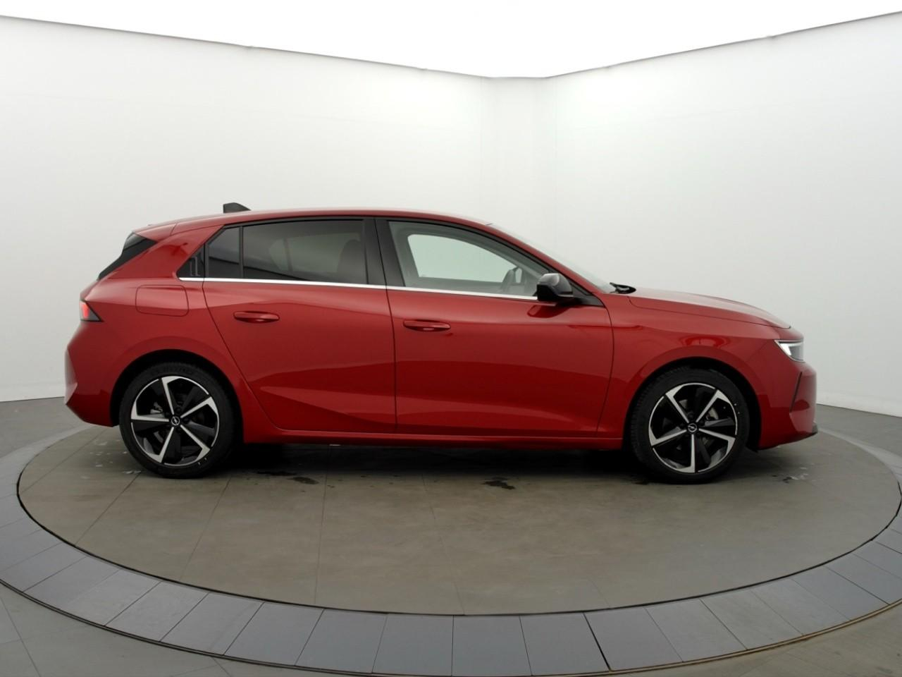 Opel Astra 1.2 turbo 130 ch bvm6 elegance — photo 6