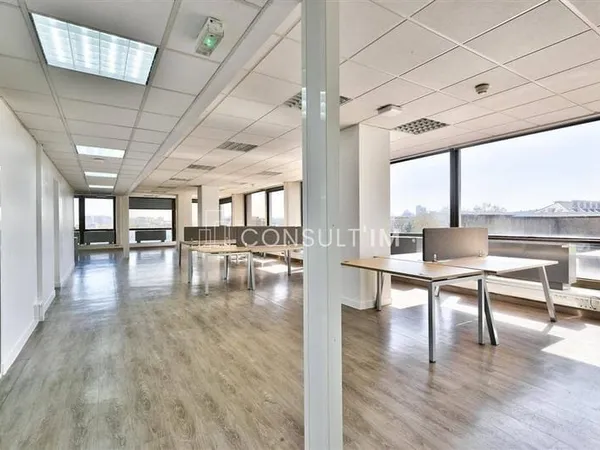 Bureau 447 m²