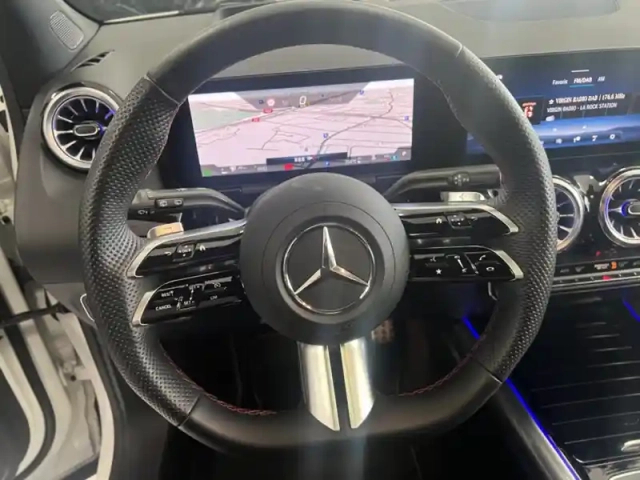Mercedes Gla 200 d amg line — photo 14