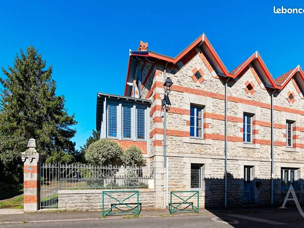 Maison 6 pièces 210 m²