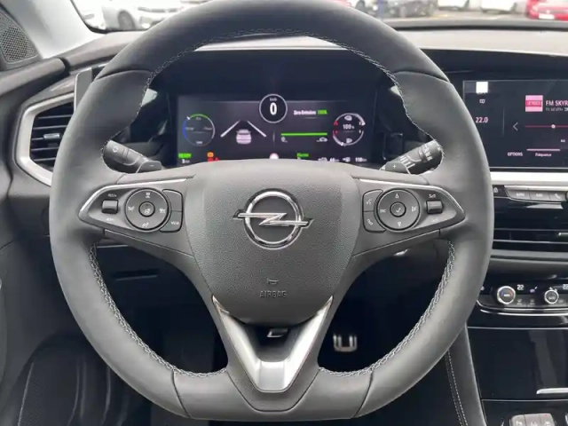 Opel Grandland hybrid 225 ch bva8 — photo 18