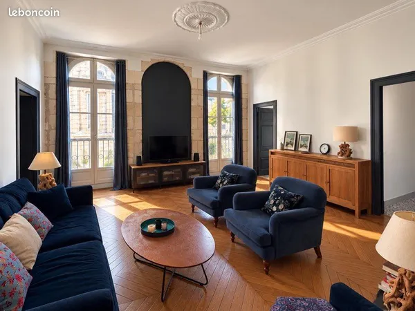 Loue appartement place Saint Aignan