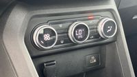 Dacia Sandero 1.0 TCe 90ch Stepway Confort -22 — photo 15