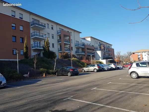 Beau T1 meublé, terrasse, parking, résidence sécurisée quartier Ramassiers Aerospace (31 Colomiers)